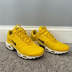 Nike Women’s Air Max Plus in Chrome Yellow, size 7.5